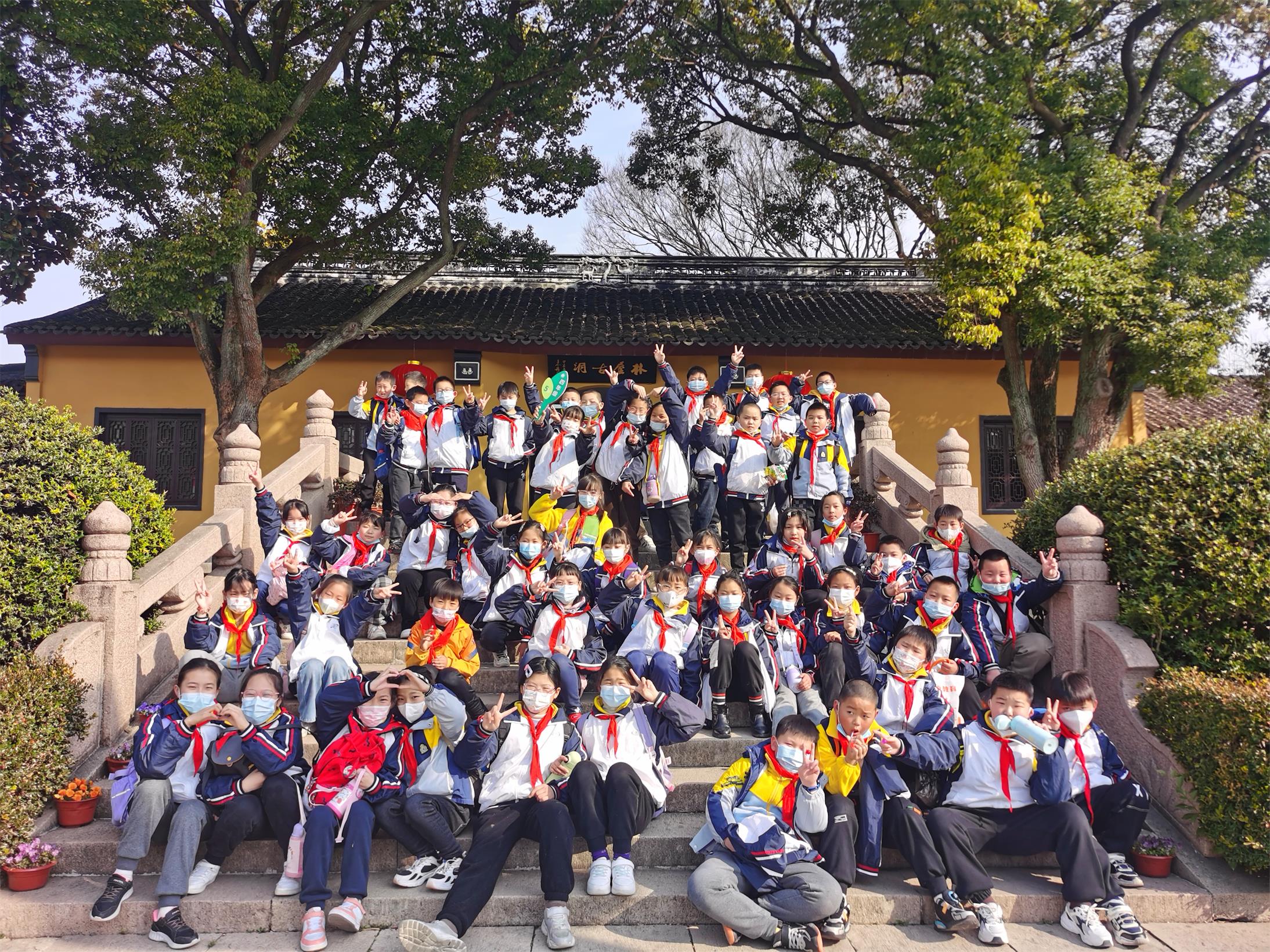f04d1cf735a047749b82c71660e33f09.Jpeg
